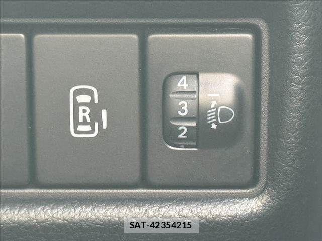 Suzuki SPACIA 2023-02 7225349-4