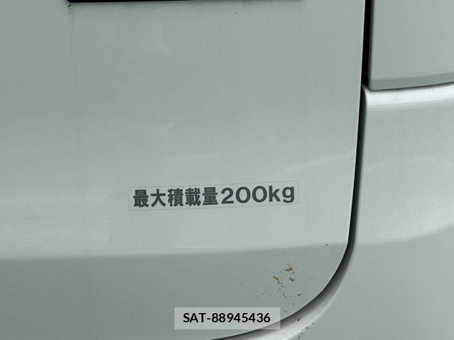 Suzuki SPACIA 2024-09 7458002-9