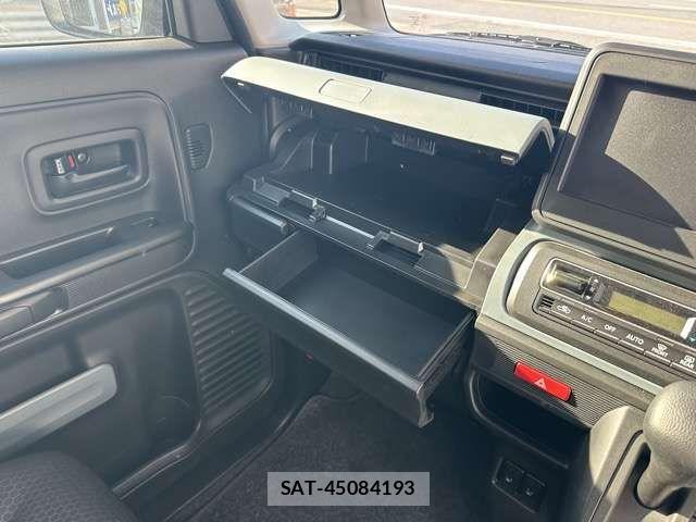 Suzuki SPACIA 2025-04 8038372-16