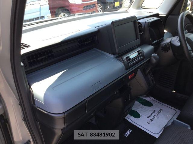 Suzuki SPACIA 2023-09 8101963-17