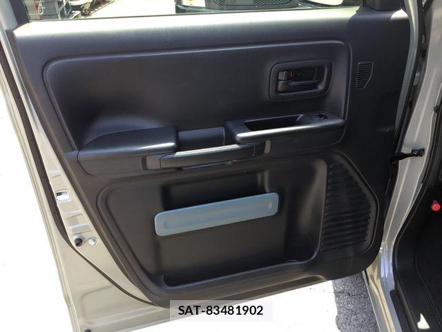 Suzuki SPACIA 2023-09 8101963-18