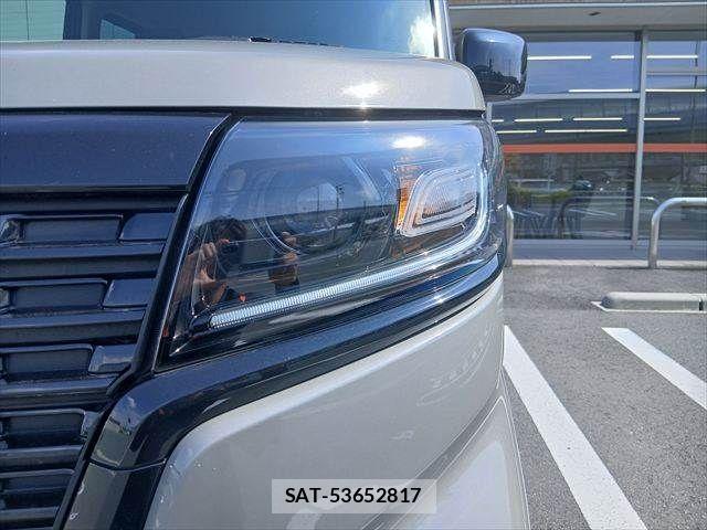 Suzuki SPACIA 2022-09 8563595-23