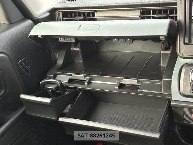 Suzuki SPACIA 2022-10 8831712-17