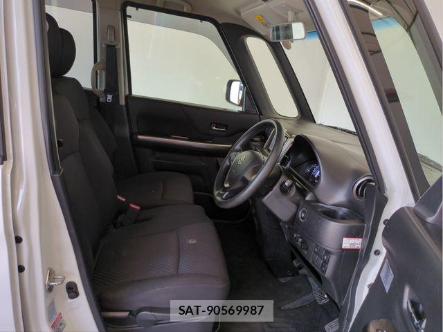 Suzuki SPACIA 2017-08 6717399-26