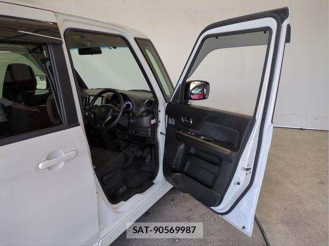 Suzuki SPACIA 2017-08 6717399-28