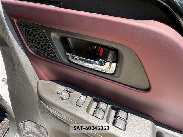 Suzuki SPACIA 2025-08 6717376-17