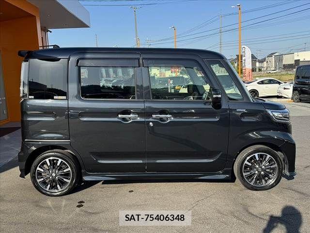 Suzuki SPACIA 2018-06 6817396-10