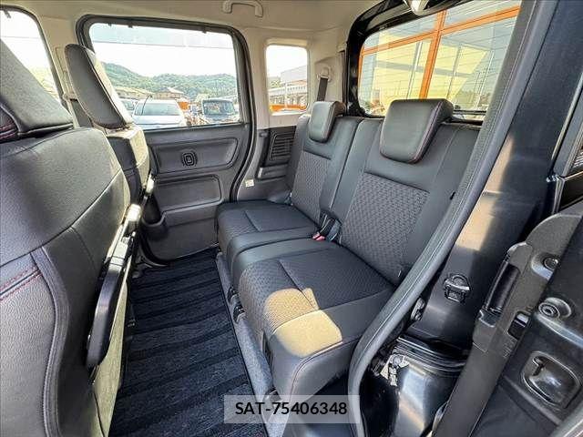 Suzuki SPACIA 2018-06 6817396-18