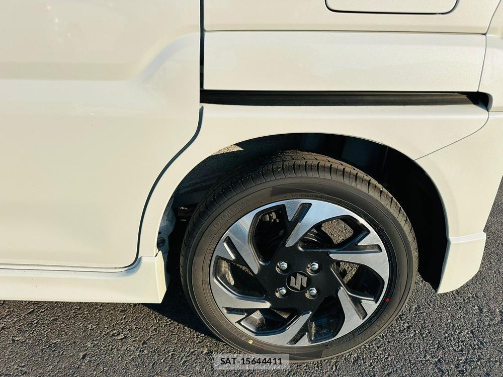 Suzuki SPACIA 2025 6762417-30