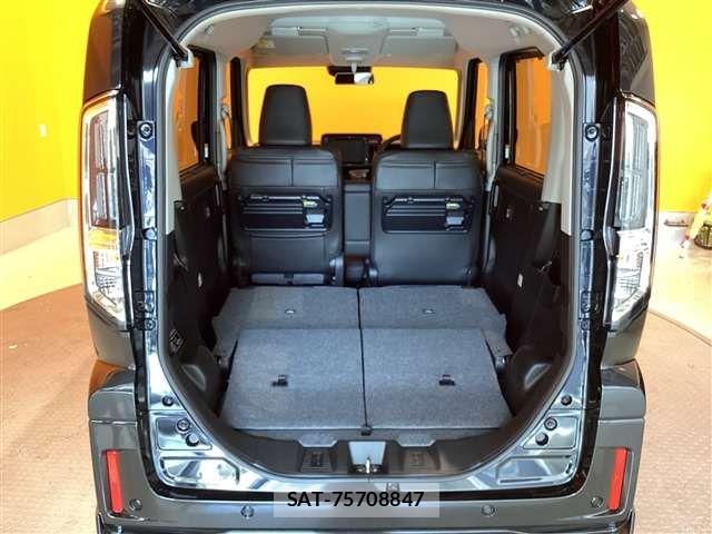 Suzuki SPACIA 2025-09 6913216-17