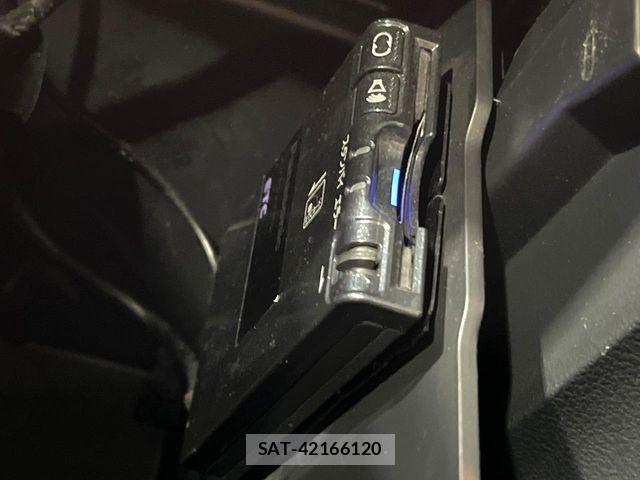 Suzuki SPACIA 2013-09 6998402-4