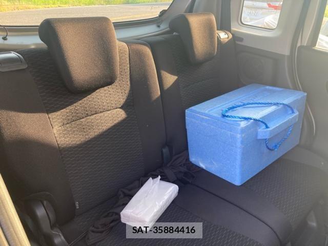 Suzuki SPACIA 2013-09 6998431-11