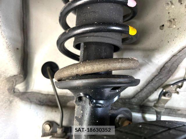 Suzuki SPACIA 2015-06 7060818-19