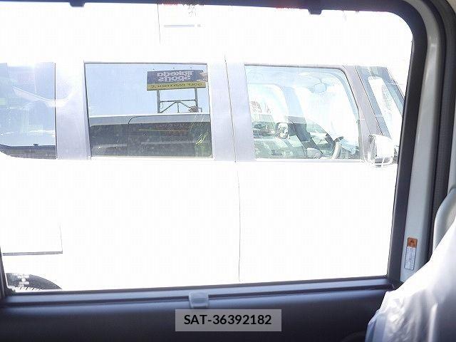 Suzuki SPACIA 2025-09 7060802-19