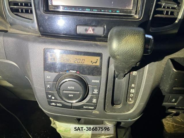 Suzuki SPACIA 2014-06 7225367-17