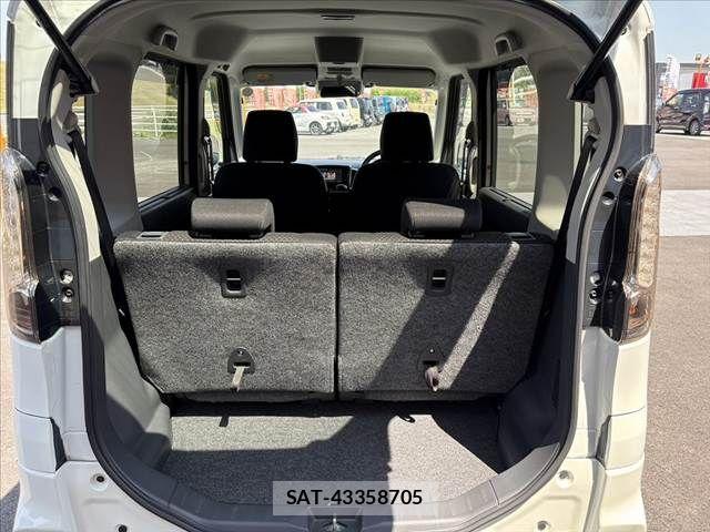 Suzuki SPACIA 2015-07 7218511-19