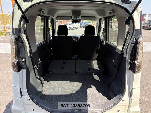 Suzuki SPACIA 2015-07 7218511-21