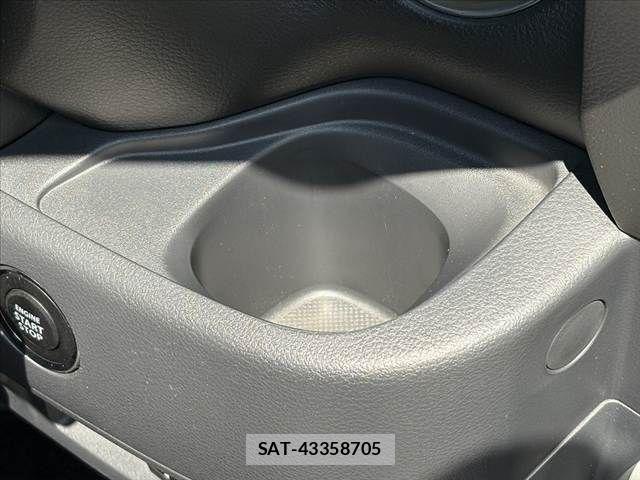 Suzuki SPACIA 2015-07 7218511-26