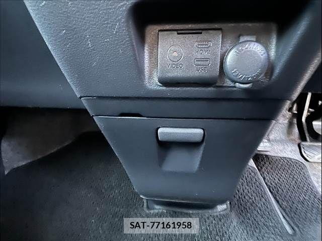 Suzuki SPACIA 2014-11 7225373-21