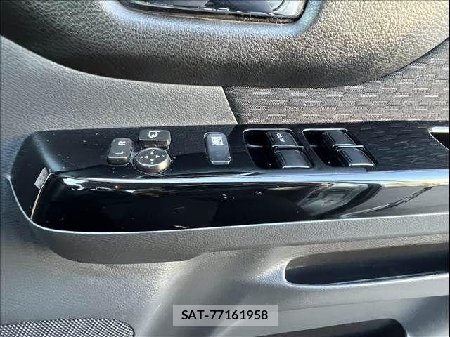 Suzuki SPACIA 2014-11 7225373-27
