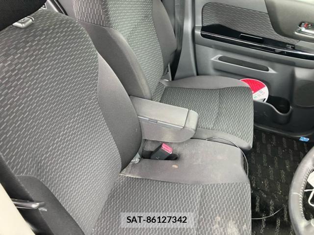 Suzuki SPACIA 2013-10 7225362-13