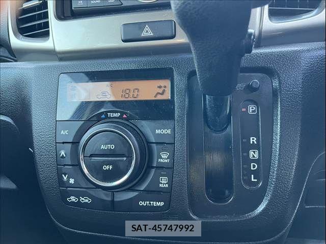 Suzuki SPACIA 2017-06 7225382-19