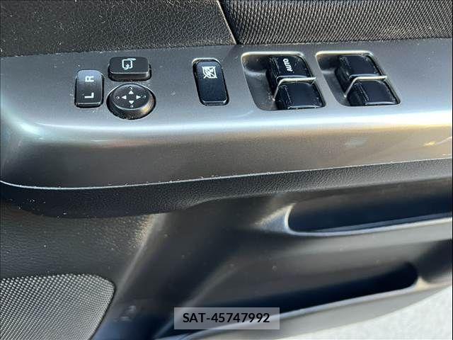 Suzuki SPACIA 2017-06 7225382-28