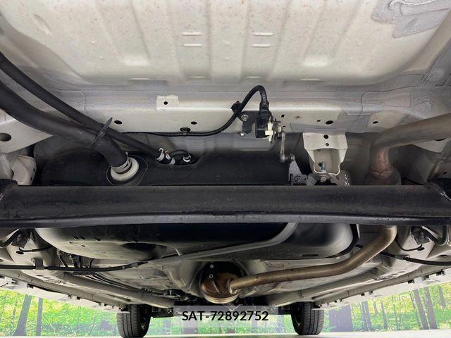 Suzuki SPACIA 2018-02 7225380-17