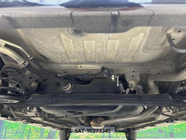 Suzuki SPACIA 2019-09 7225390-18