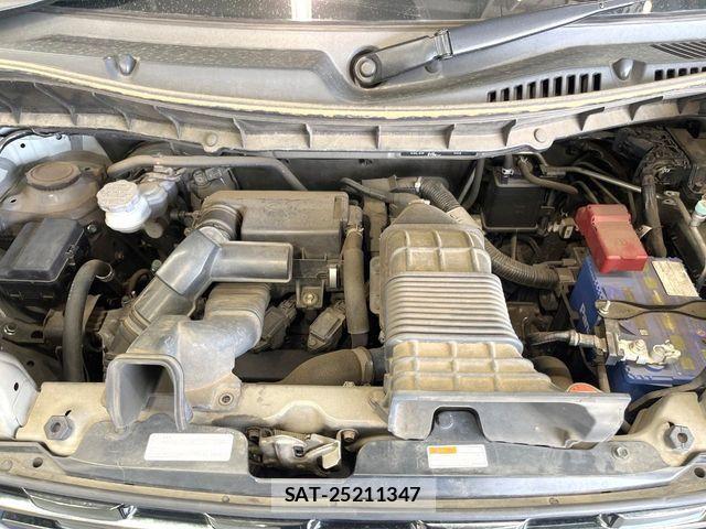 Suzuki SPACIA 2019-04 7272991-17