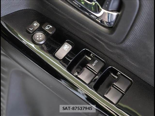Suzuki SPACIA 2018-02 7359913-17