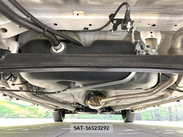Suzuki SPACIA 2021-10 7394216-18