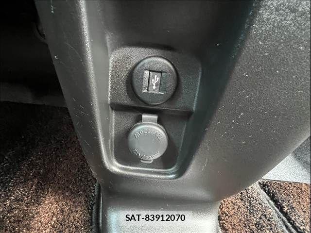 Suzuki SPACIA 2019-10 7394221-28