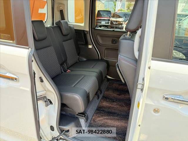 Suzuki SPACIA 2018-09 7458027-19