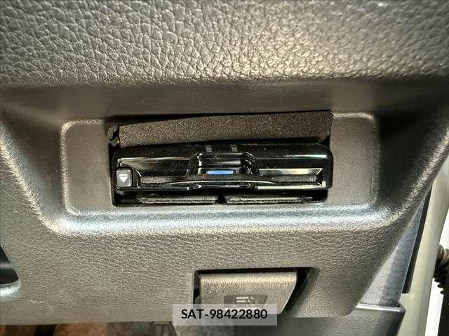 Suzuki SPACIA 2018-09 7458027-27