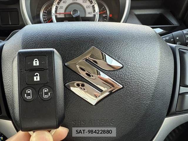 Suzuki SPACIA 2018-09 7458027-3