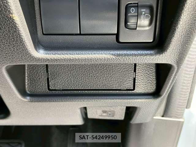 Suzuki SPACIA 2026-02 7458013-18