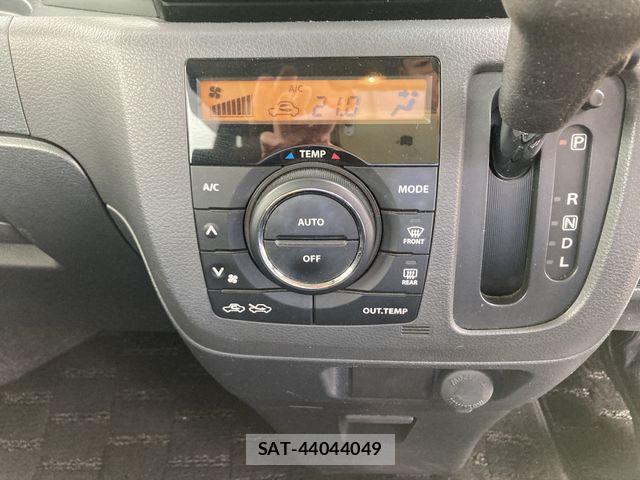 Suzuki SPACIA 2013-12 8038404-17