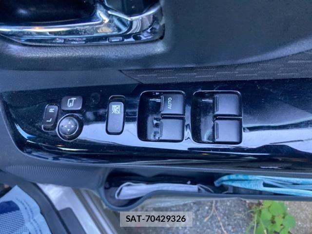 Suzuki SPACIA 2013-10 8038407-9