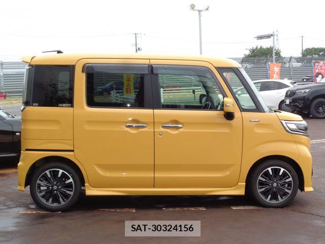 Suzuki SPACIA 2018-03 8038403-4