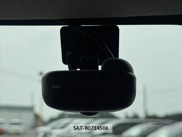 Suzuki SPACIA 2019-10 8038394-5