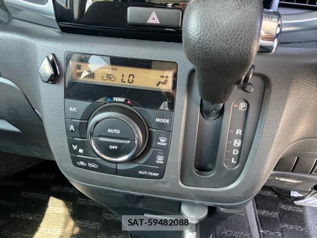 Suzuki SPACIA 2014-04 8101980-11