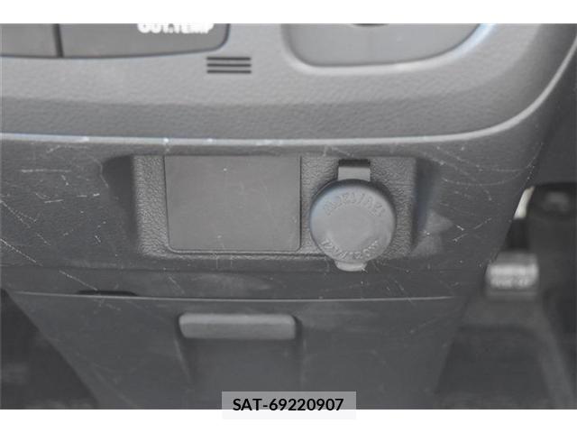 Suzuki SPACIA 2013-07 8101982-11