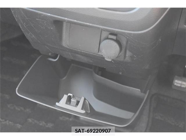 Suzuki SPACIA 2013-07 8101982-12
