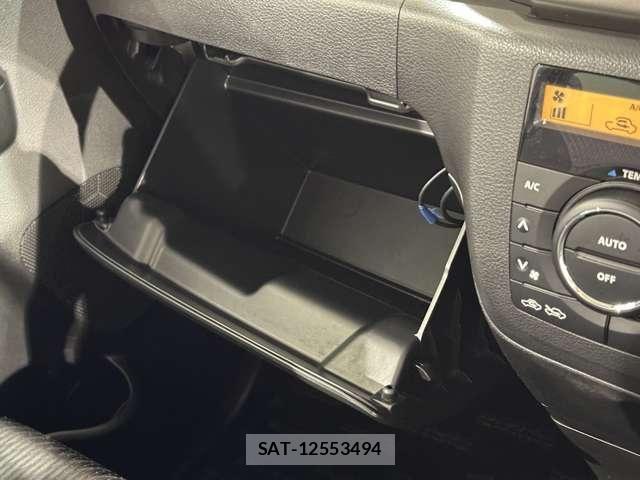 Suzuki SPACIA 2017-06 8132479-22