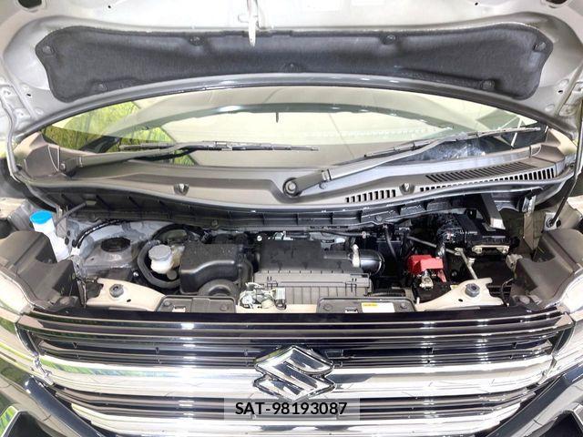 Suzuki SPACIA 2025-08 8132460-17