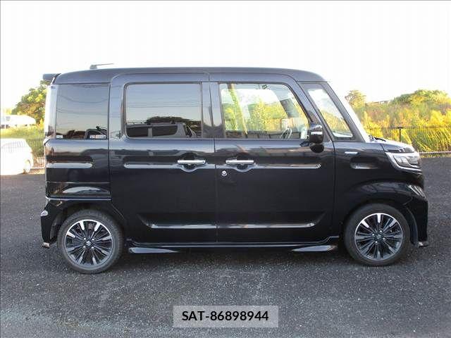 Suzuki SPACIA 2019-03 8132480-3
