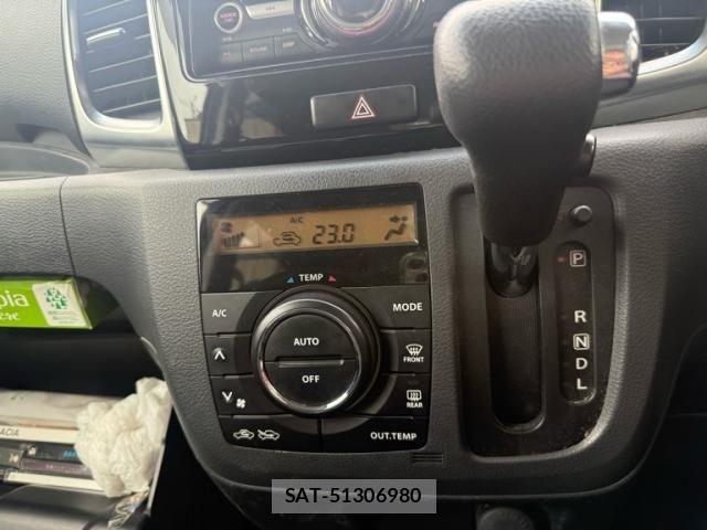 Suzuki SPACIA 2013-08 8159257-13