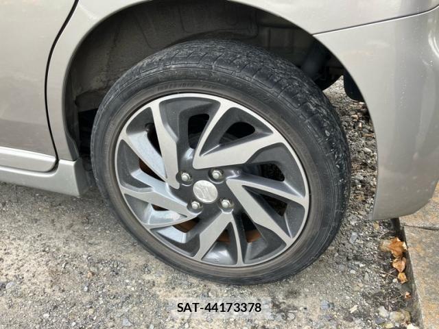 Suzuki SPACIA 2015-10 8210355-5