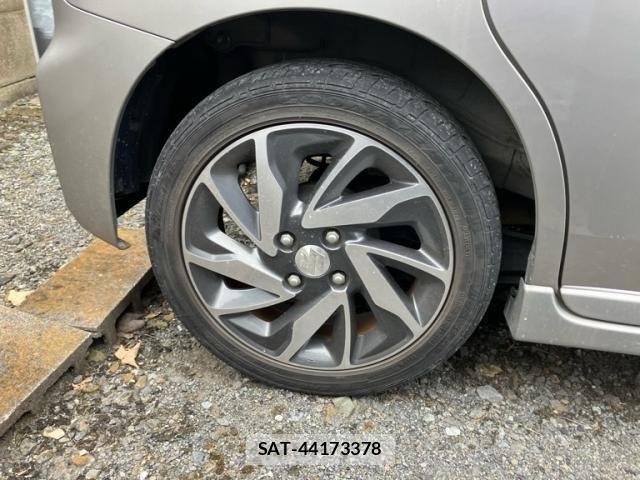 Suzuki SPACIA 2015-10 8210355-6